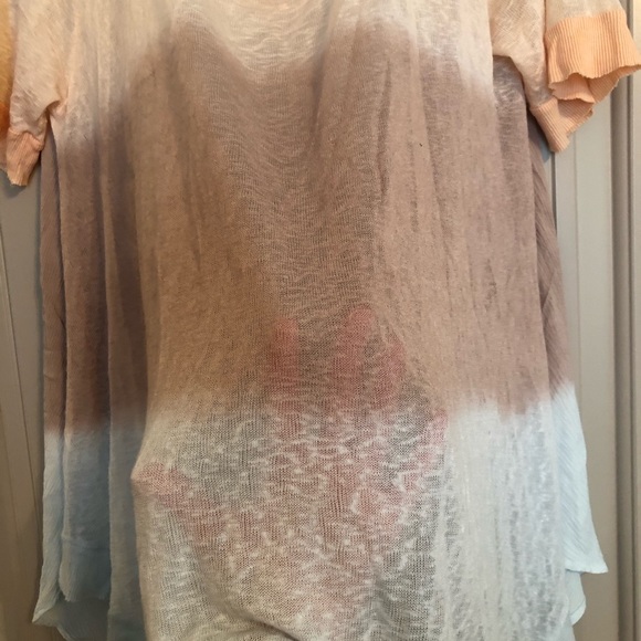Beautiful Easel flowy top! Size small. - Picture 3 of 6